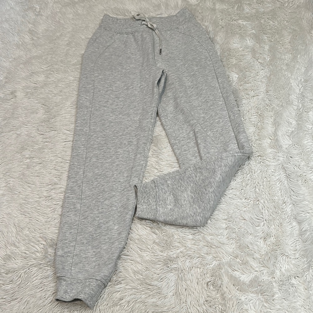 💕 NWOT Lululemon Heather Gray Joggers